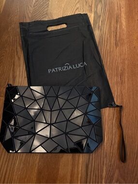 NWOT Patrizia Luca Cltch